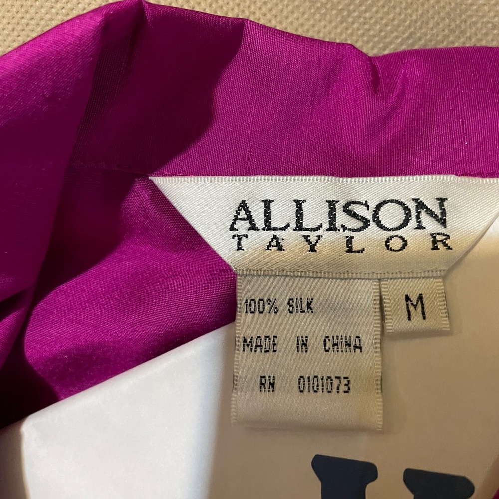 Sleeveless silk top - Picture 4 of 5